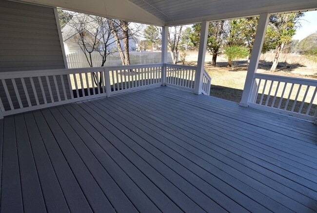 Building Photo - 3924 Hampton Dr