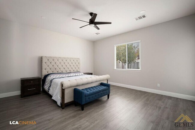 Building Photo - Luxury Living in Windermere Seven Oaks: Modern 5 Bed, 3 Bath Home with Pool, Solar, and Gated Nei...