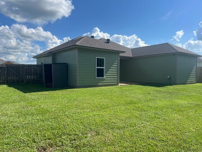 Building Photo - 1039 Lillian Michel Dr