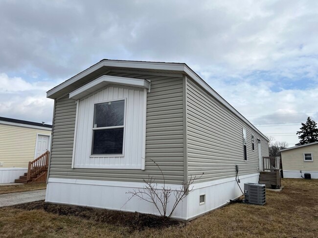 Building Photo - 15864 Marentette Dr