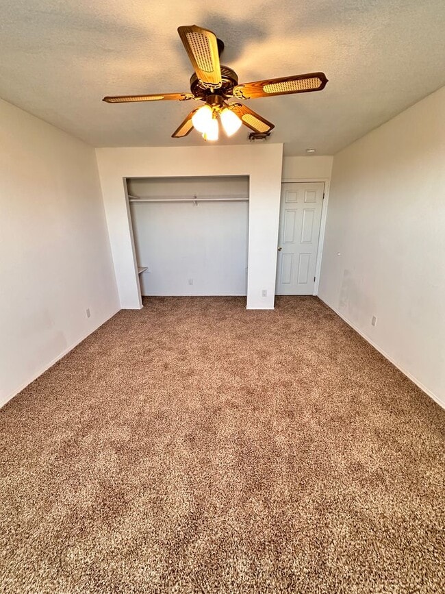 Building Photo - Move-In Special: ½ OFF First Month’s Rent! 3 Bedroom 2 Bathroom 2109 Sqft