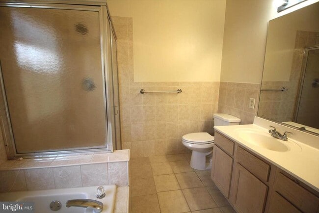 Building Photo - 92 Harvard Cir