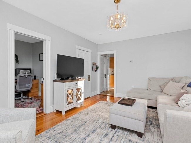 Building Photo - 63 Marshfield St