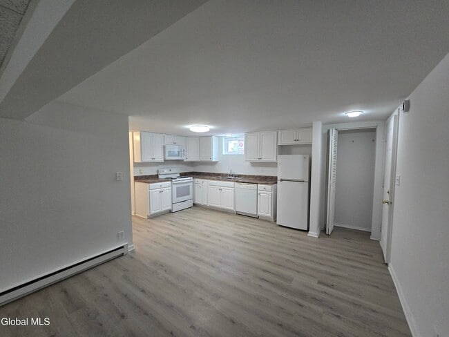 Building Photo - 79 Middle Rd