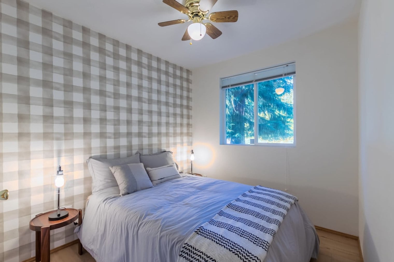 Building Photo - 226 Paradise Dr