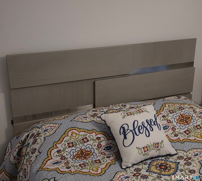 Building Photo - 7 Padanaram Rd