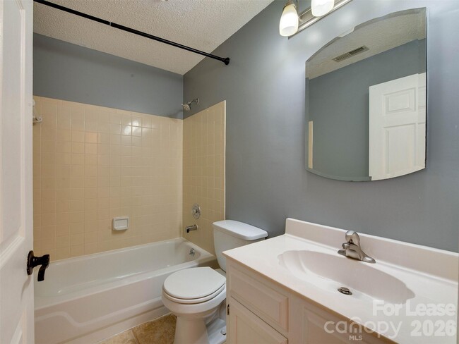 Building Photo - 19827 Henderson Rd