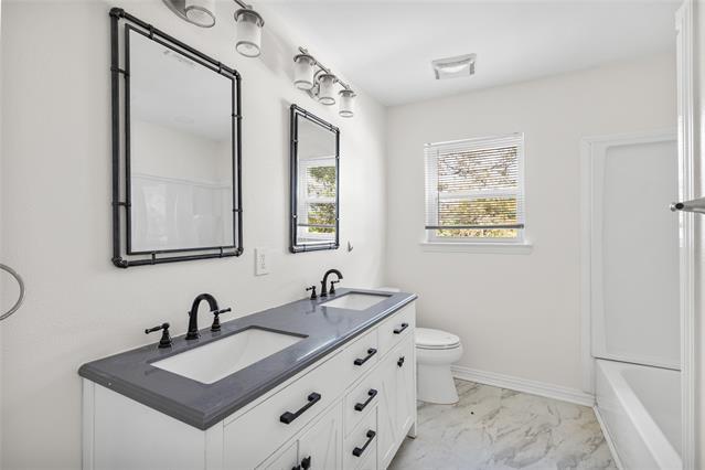 Building Photo - 531 Coe Rd