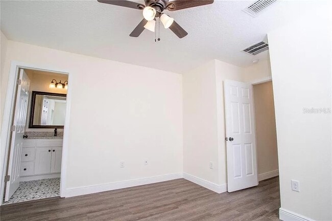 Building Photo - 2637 Hunt Club Ln
