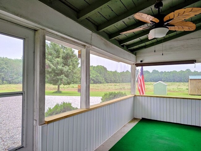 Building Photo - Providence Forge 2 bedroom farmhouse