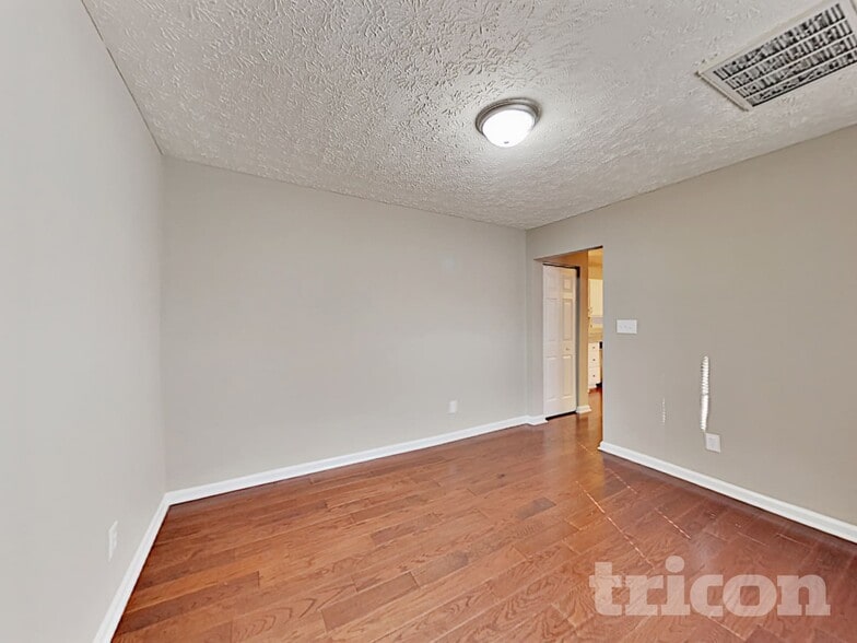 Building Photo - 3328 Neptune Dr