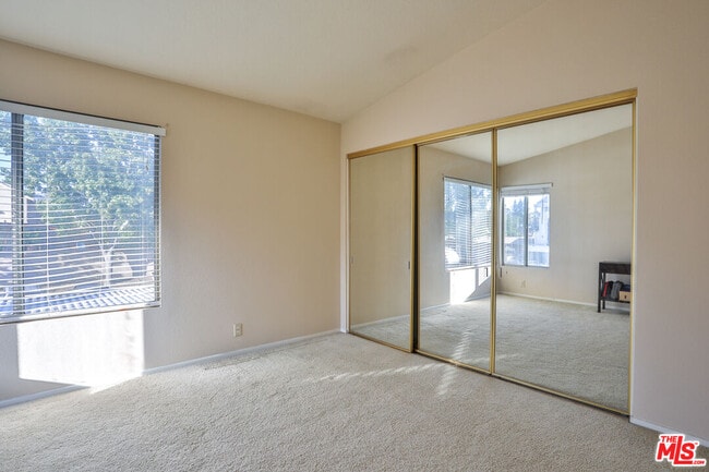 Building Photo - 926 W Philadelphia St