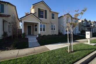 Building Photo - 1816 Golden Willow Ave