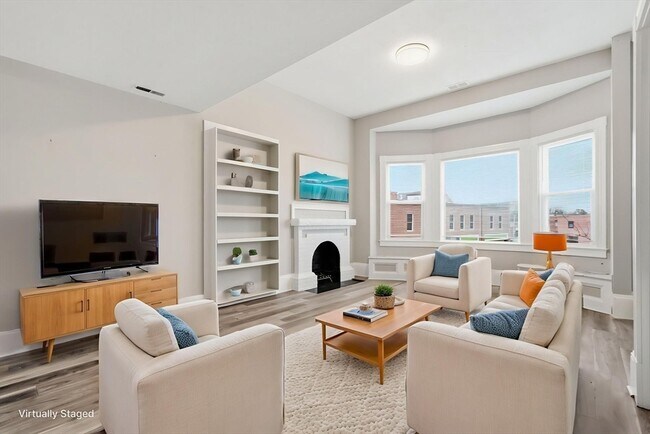 Building Photo - 7 Maple St