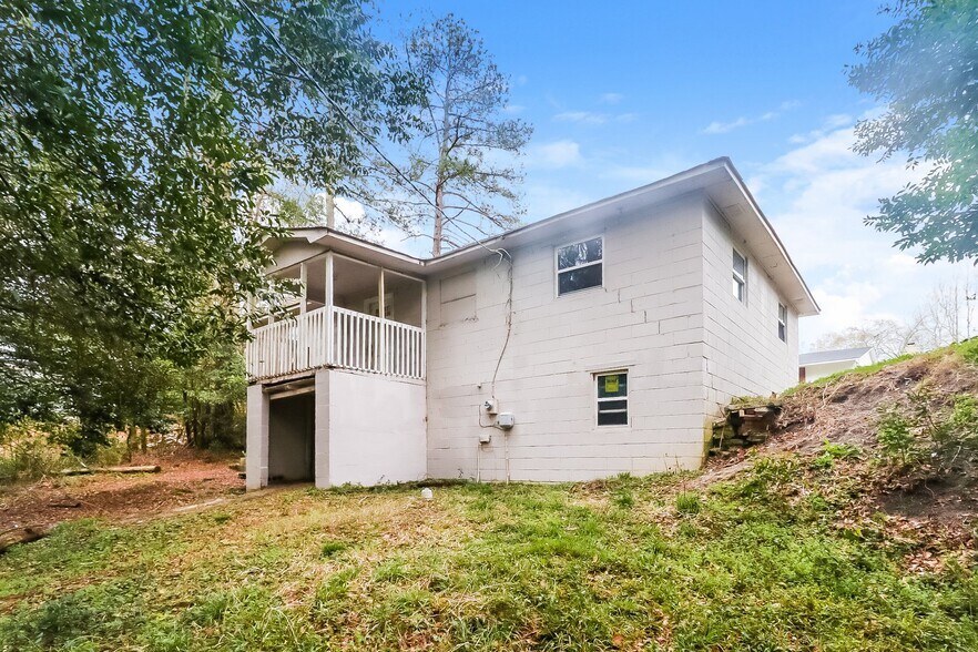 Building Photo - 324 Adams Ave