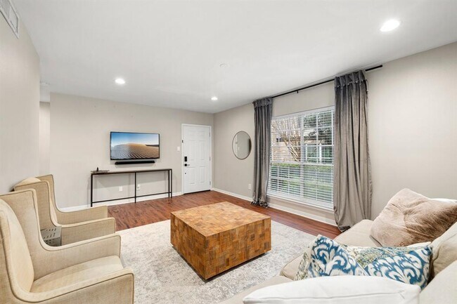 Building Photo - 1809 Stoney Brook Dr