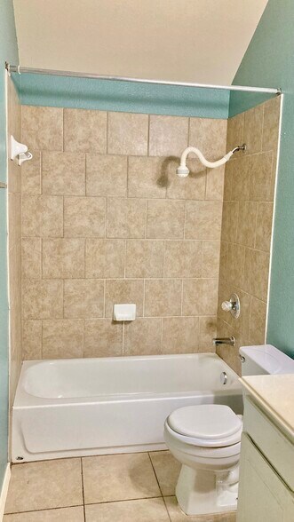 Building Photo - 340 Turquoise Dr