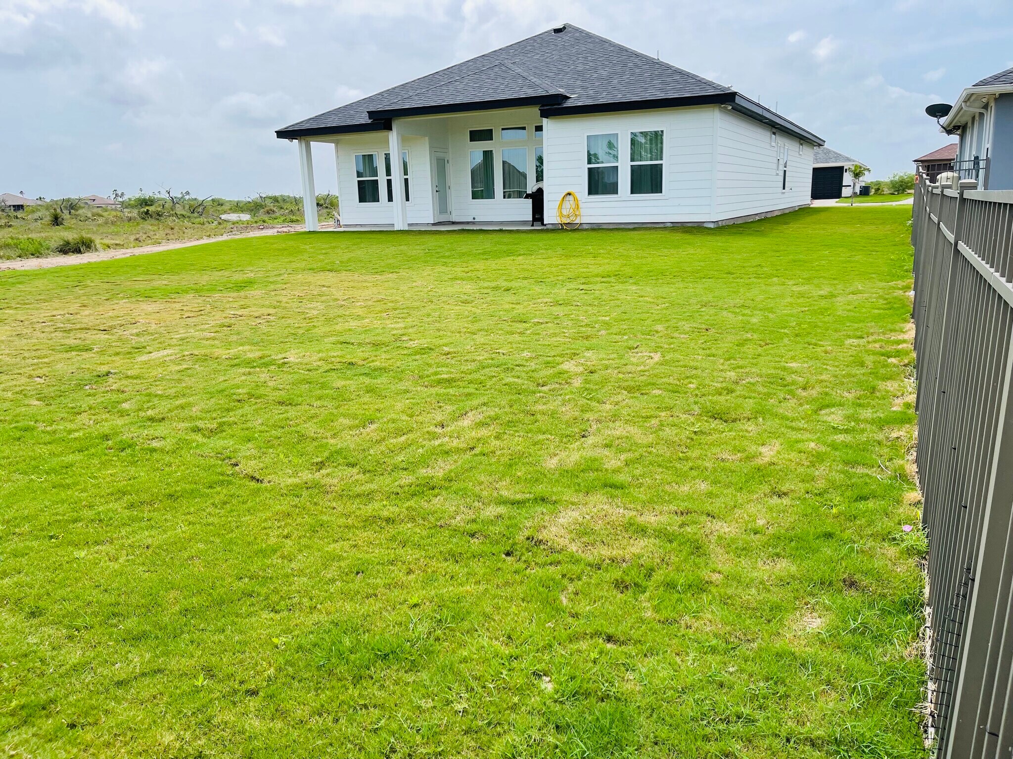 Building Photo - 113 Torrey Pines Rd