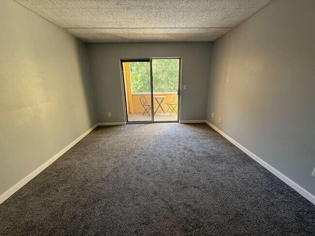 Building Photo - 209 W Miracle Strip Pkwy
