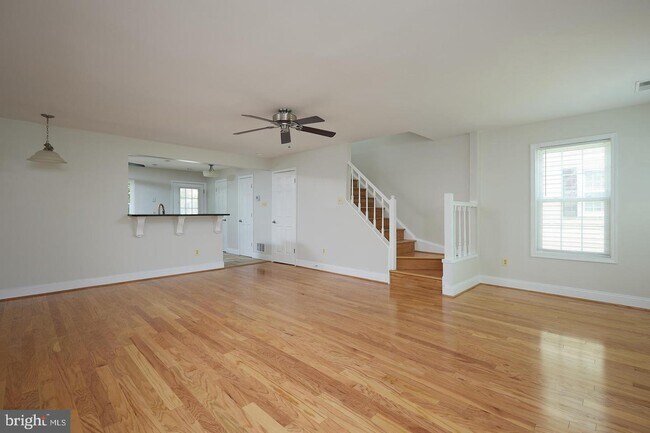 Building Photo - 124 Barnsfield Ct
