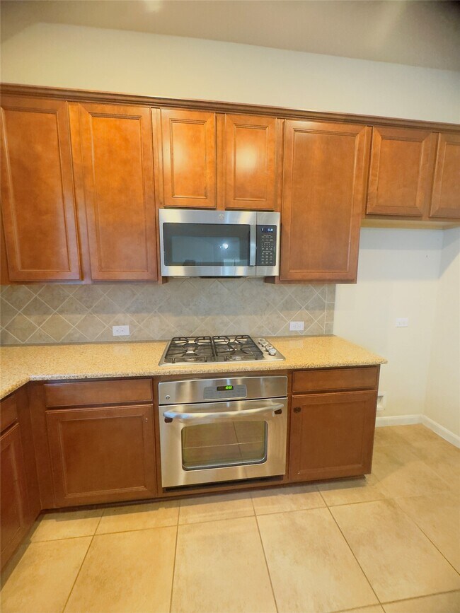 Building Photo - 26327 Cedar Pine Dr