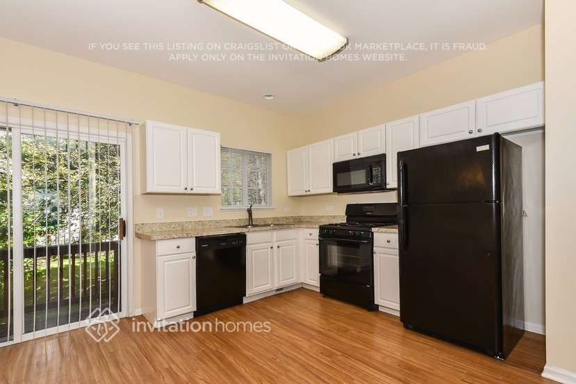 Building Photo - 203 Monarch Dr