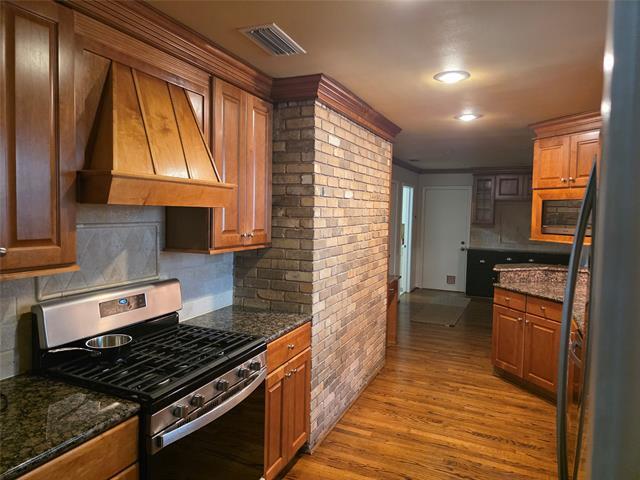 Building Photo - 9784 Maplehill Dr