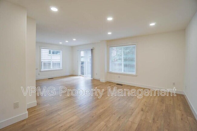 Building Photo - 423 NW 153rd St