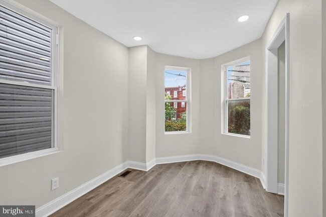 Building Photo - 2447 Turner St