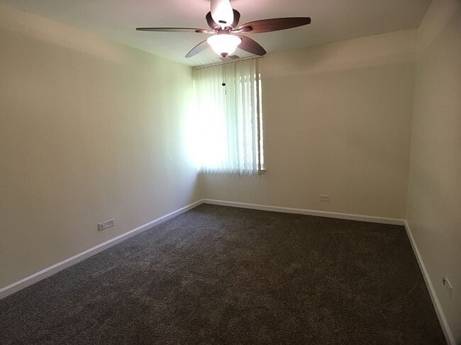 Building Photo - "Charming 2-Bedroom Retreat in Lisle with Spacious Living – 850 Sq Ft of Comfort!"