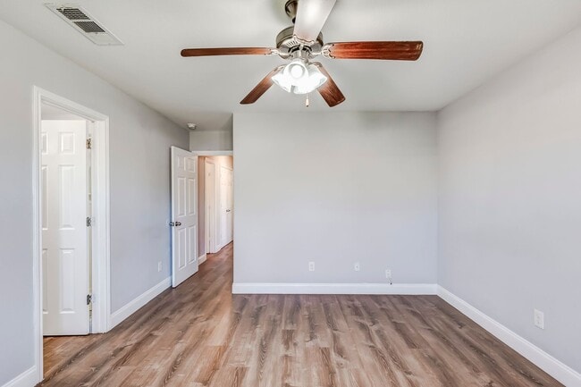 Building Photo - 2930 Saulsbury Dr