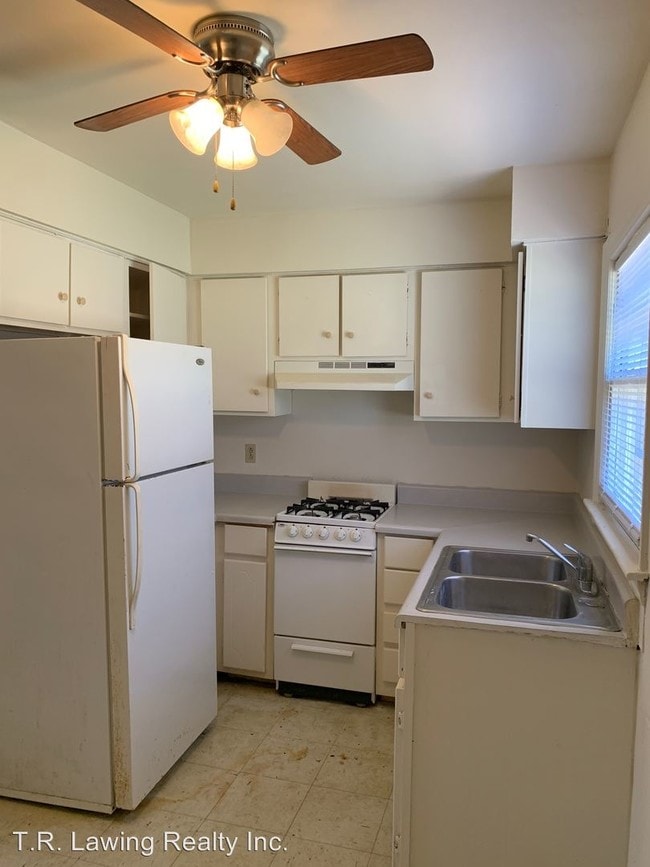 Building Photo - 1 Chesterfield Ct