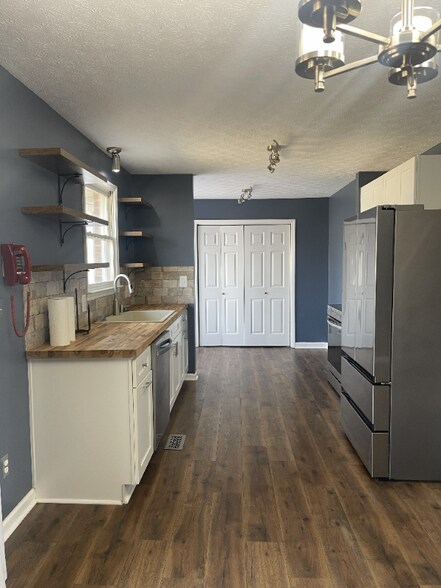 Building Photo - 3505 Curtiswood Ln E