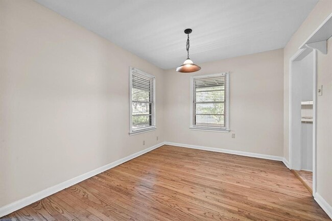 Building Photo - 1507 Travis Heights Blvd