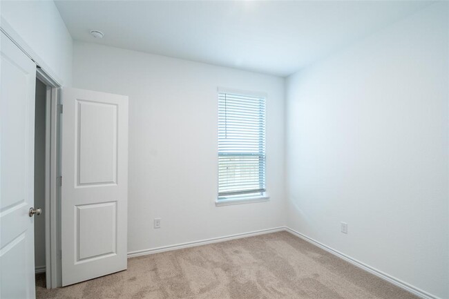 Building Photo - 15076 Rustic Moon Rd