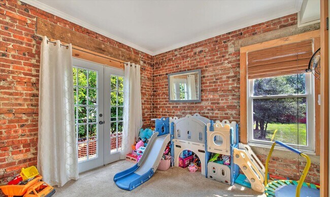 Building Photo - 3BR Jackson Home Available Now