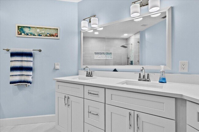 Building Photo - 2359 Treasure Isle Dr