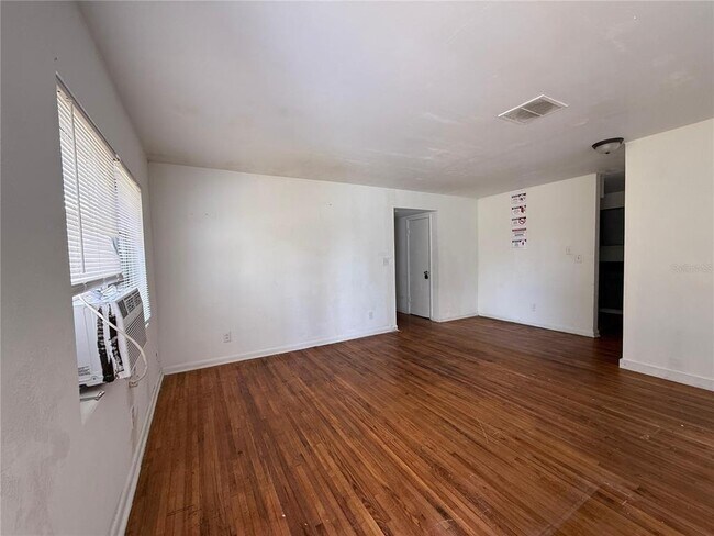 Building Photo - 416 Sun Ct