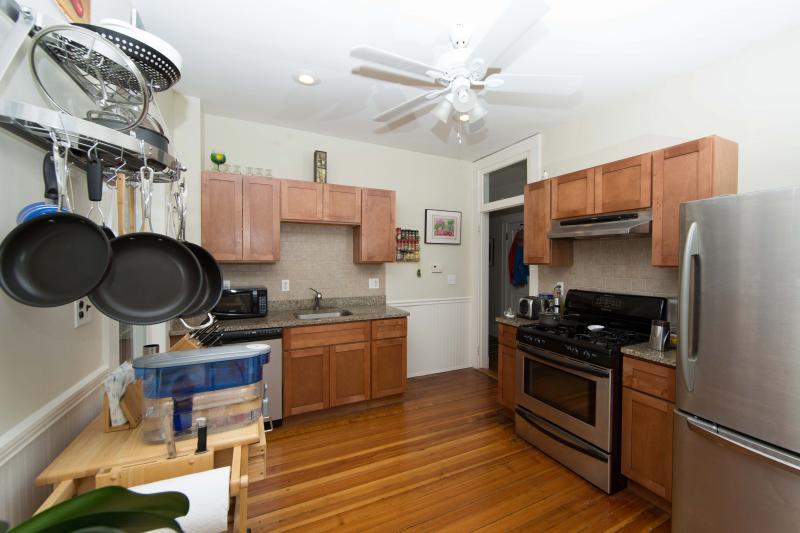 Building Photo - 102 Franklin St