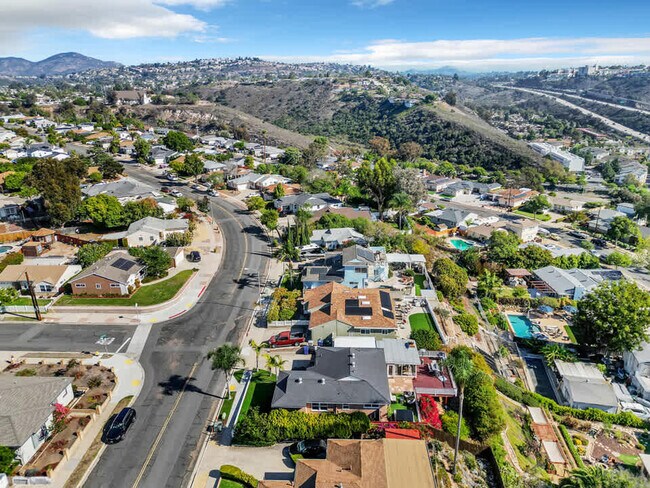 Building Photo - 4853 Twain Ave