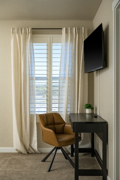 Building Photo - 1510 Grand Overlook St