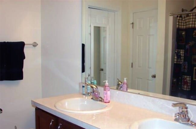 Building Photo - 775 Canyon Oak Loop