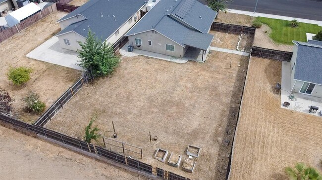 Building Photo - 5619 E Pitt Ave
