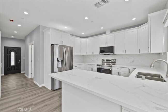 Building Photo - 15834 Eccles St