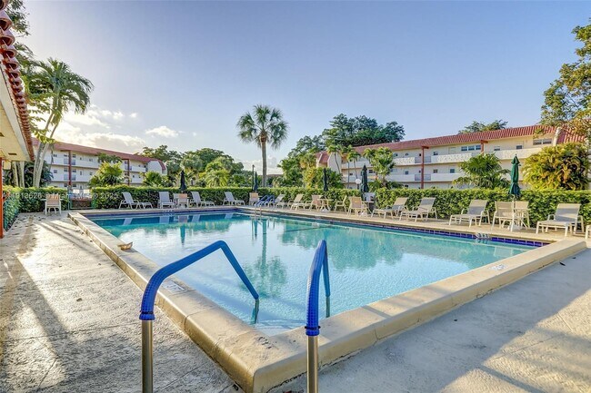 Building Photo - 8900 Washington St