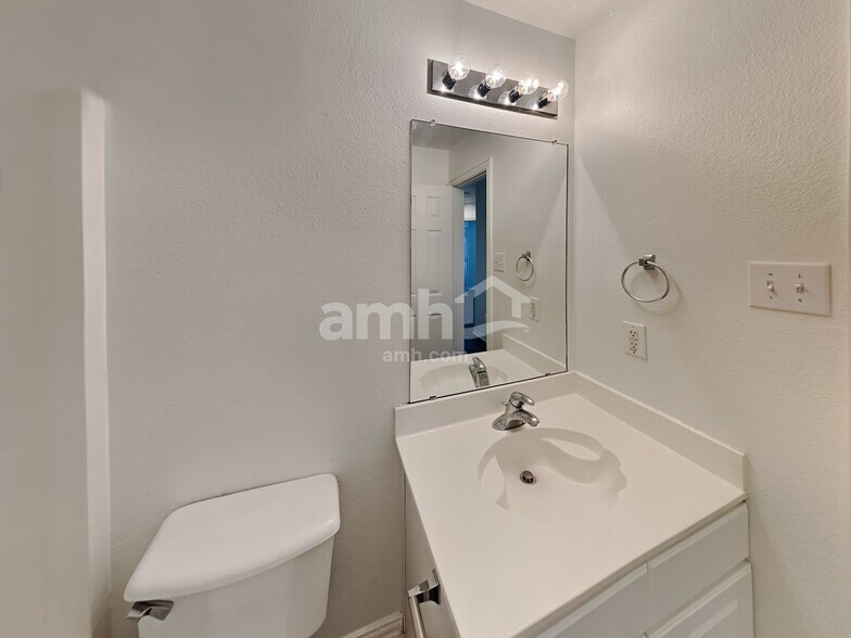 Building Photo - 5436 Pecan Creek Cir