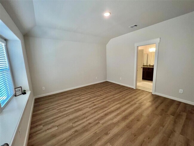 Building Photo - 7534 Coral Ter Dr