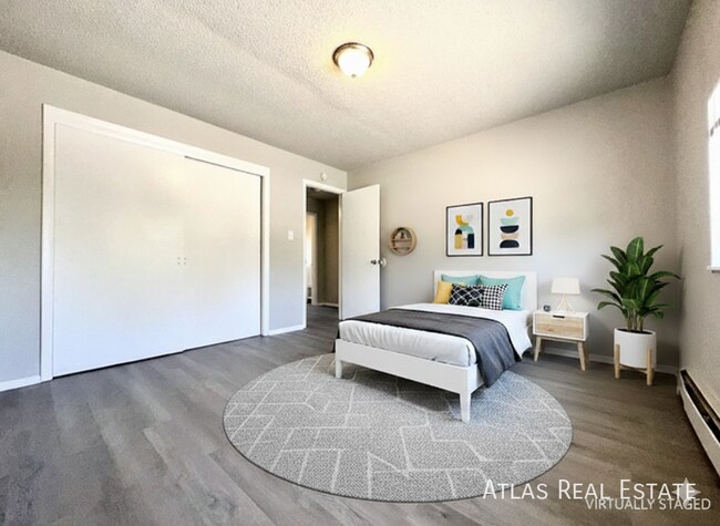 Building Photo - 4319 Dewey Dr