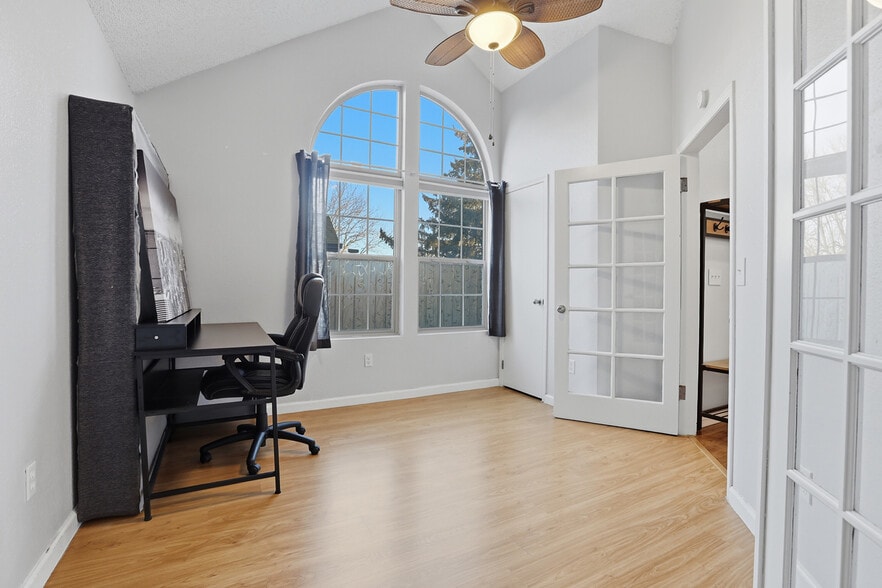 Building Photo - 8327 S Upham Way