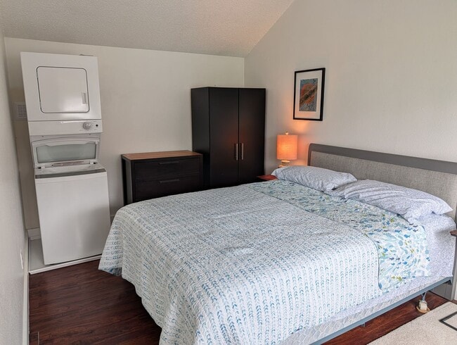 Building Photo - State Street